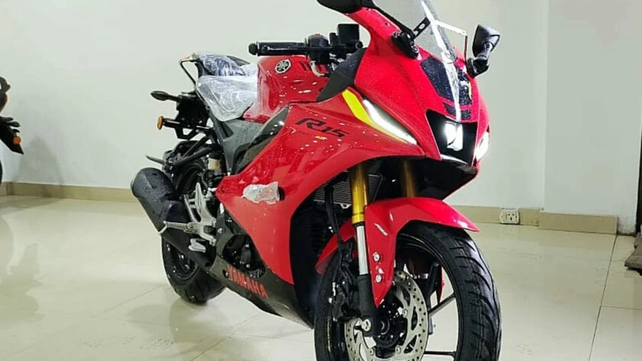 Yamaha R15 V4